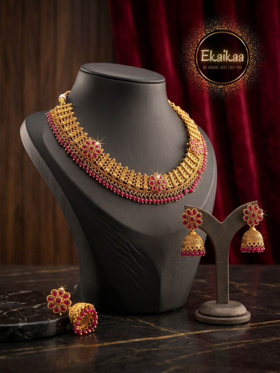 Necklace Set at Ekaikaa